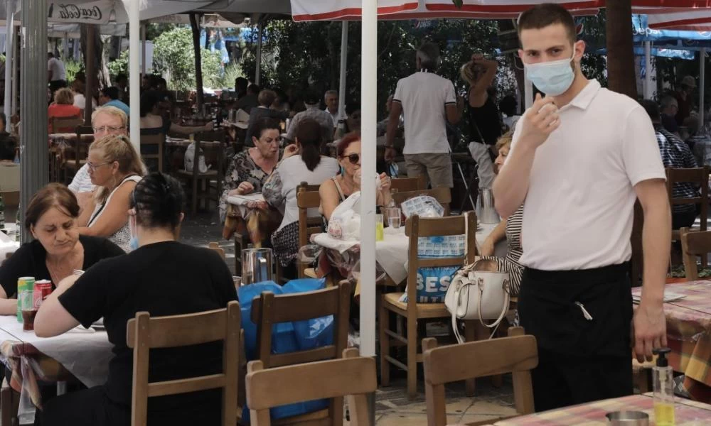 Τα νέα μέτρα σε εστίαση και τουρισμό φέρνουν μείωση μισθού 80 ευρώ!